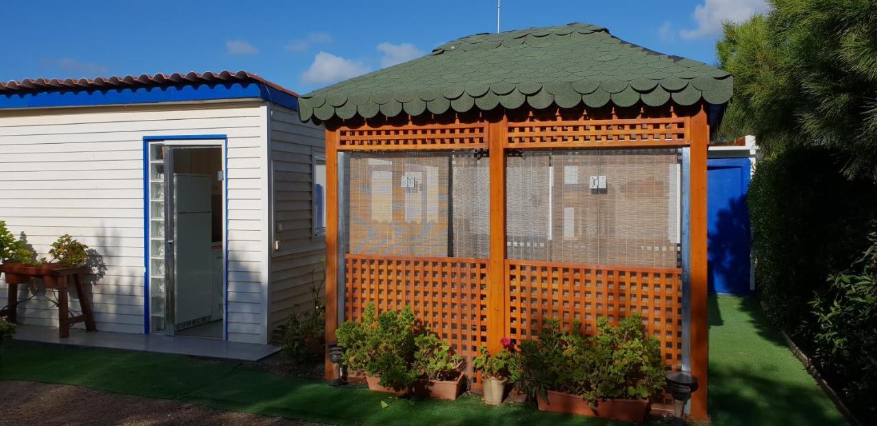 En Finca Las Dunas Dos Chalets Con Jacuzzis En Primera Linea De Playa , Uno De 4 Dormitorios Y Otro De 2 Dormitorios, Llama Al Seiscientos Veintisiete Cuatrocientos Diecisiete Trescientos Noventa Y Ocho Rota Luaran gambar