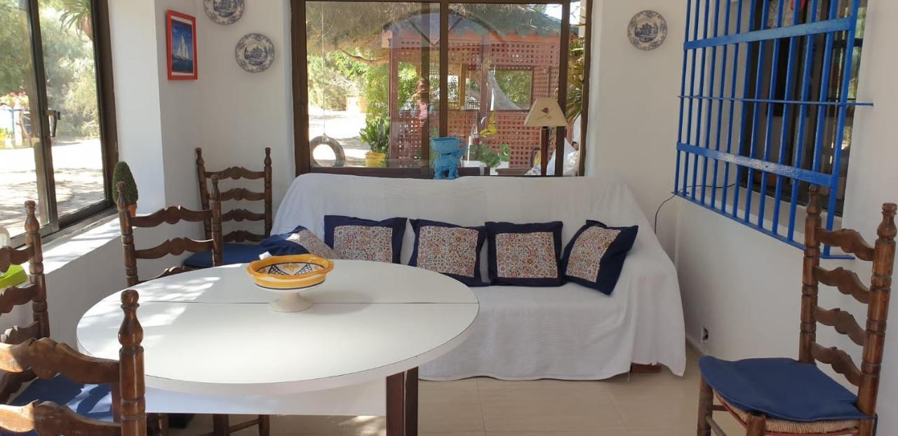 En Finca Las Dunas Dos Chalets Con Jacuzzis En Primera Linea De Playa , Uno De 4 Dormitorios Y Otro De 2 Dormitorios, Llama Al Seiscientos Veintisiete Cuatrocientos Diecisiete Trescientos Noventa Y Ocho Rota Luaran gambar