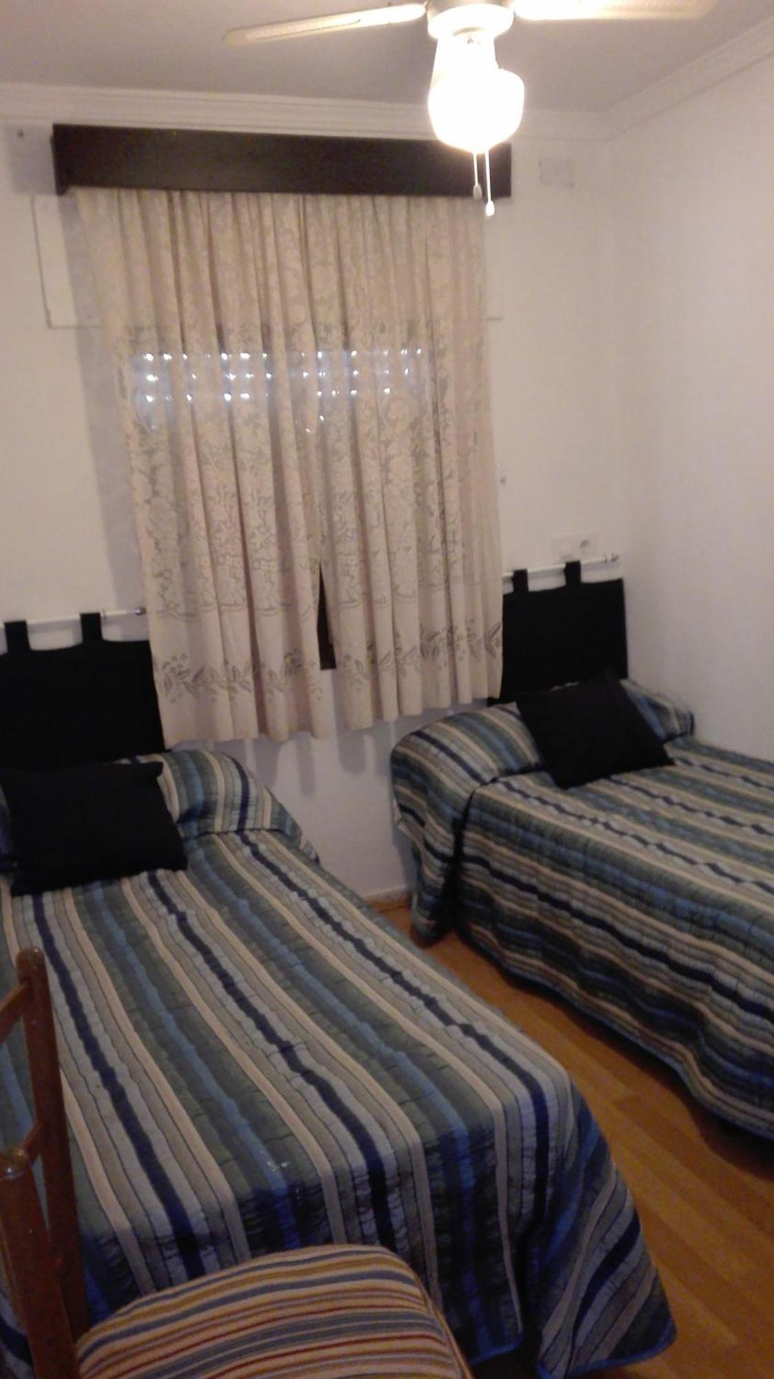 En Finca Las Dunas Dos Chalets Con Jacuzzis En Primera Linea De Playa , Uno De 4 Dormitorios Y Otro De 2 Dormitorios, Llama Al Seiscientos Veintisiete Cuatrocientos Diecisiete Trescientos Noventa Y Ocho Rota Luaran gambar