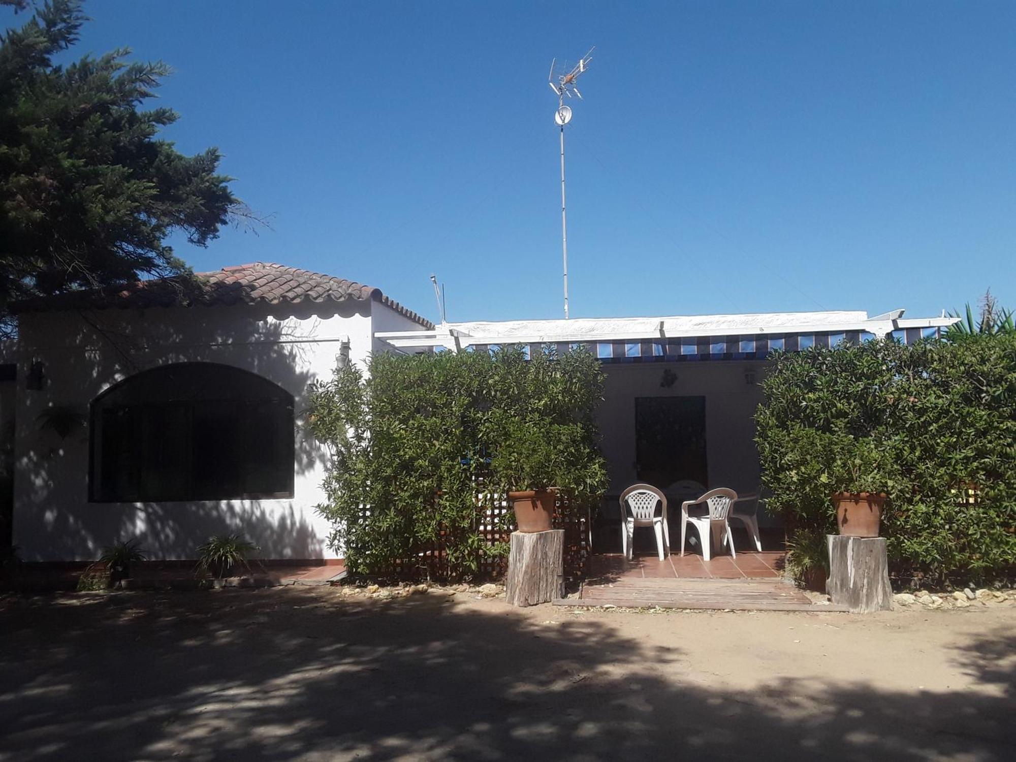 En Finca Las Dunas Dos Chalets Con Jacuzzis En Primera Linea De Playa , Uno De 4 Dormitorios Y Otro De 2 Dormitorios, Llama Al Seiscientos Veintisiete Cuatrocientos Diecisiete Trescientos Noventa Y Ocho Rota Luaran gambar