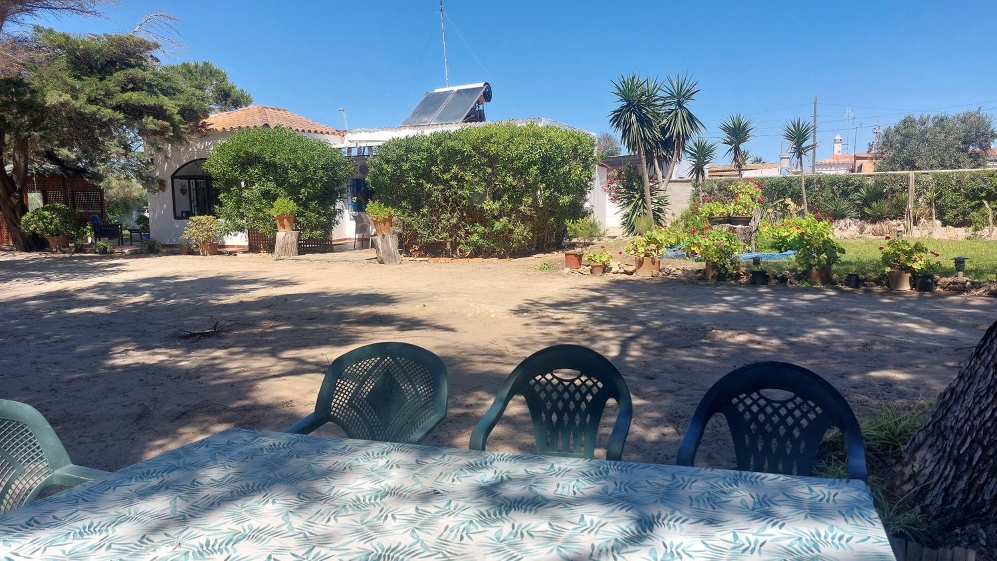 En Finca Las Dunas Dos Chalets Con Jacuzzis En Primera Linea De Playa , Uno De 4 Dormitorios Y Otro De 2 Dormitorios, Llama Al Seiscientos Veintisiete Cuatrocientos Diecisiete Trescientos Noventa Y Ocho Rota Luaran gambar
