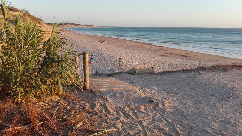 En Finca Las Dunas Dos Chalets Con Jacuzzis En Primera Linea De Playa , Uno De 4 Dormitorios Y Otro De 2 Dormitorios, Llama Al Seiscientos Veintisiete Cuatrocientos Diecisiete Trescientos Noventa Y Ocho Rota Luaran gambar