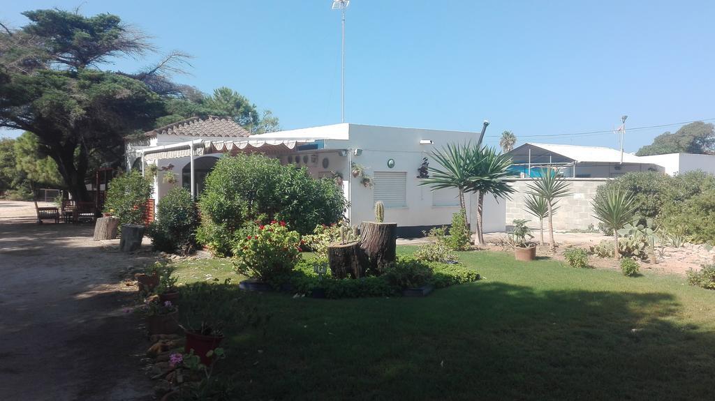En Finca Las Dunas Dos Chalets Con Jacuzzis En Primera Linea De Playa , Uno De 4 Dormitorios Y Otro De 2 Dormitorios, Llama Al Seiscientos Veintisiete Cuatrocientos Diecisiete Trescientos Noventa Y Ocho Rota Luaran gambar