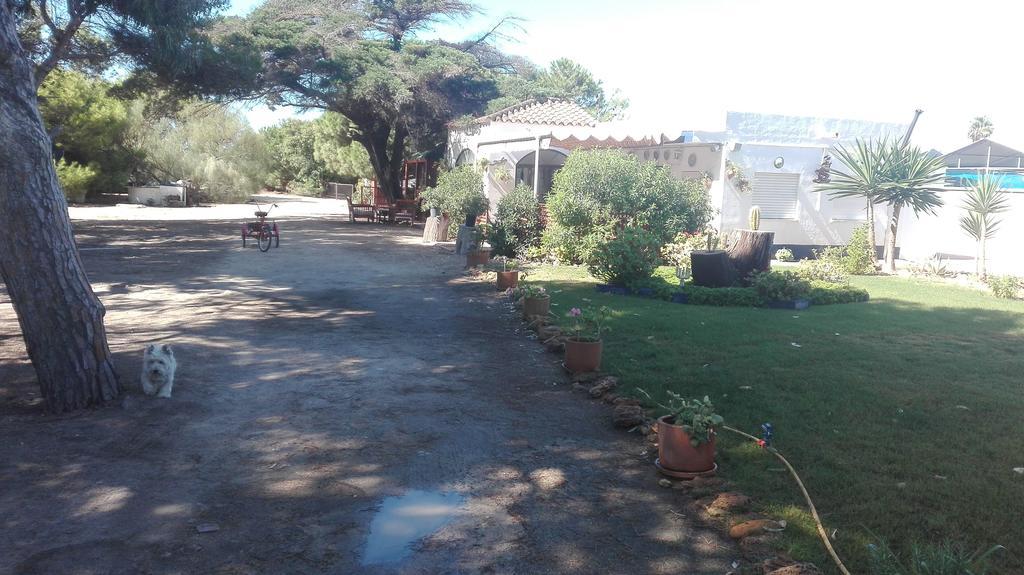 En Finca Las Dunas Dos Chalets Con Jacuzzis En Primera Linea De Playa , Uno De 4 Dormitorios Y Otro De 2 Dormitorios, Llama Al Seiscientos Veintisiete Cuatrocientos Diecisiete Trescientos Noventa Y Ocho Rota Luaran gambar